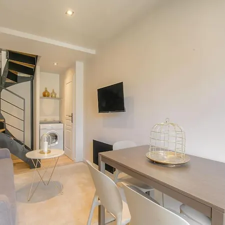 Moderne Et Equipe En Duplex, Apartment