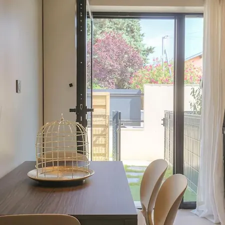 Moderne Et Equipe En Duplex, *