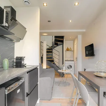 Apartment Moderne Et Equipe En Duplex, *